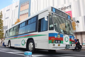 伊豆箱根バス 2432号車[KC-LV380N] 関東ではめったに見ることができなくなってしまったいすゞ「キュービック」